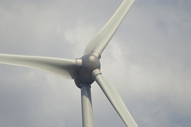 2014/10/37c07__1345486375_wind-turbine