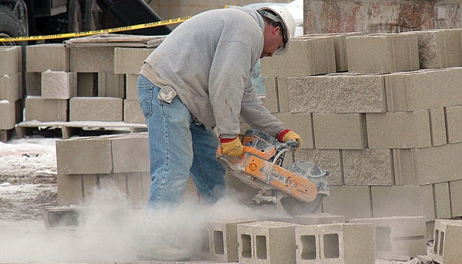 2015/04/1b4c9__1395316517_silica-dust-worker-mask-full-