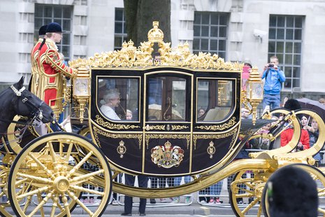 2015/05/91a56__1432793359_s465-queen-carriage-960